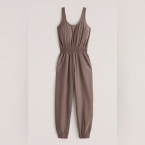 Abercrombie and Fitch Traveler Jumpsuit Size Medium